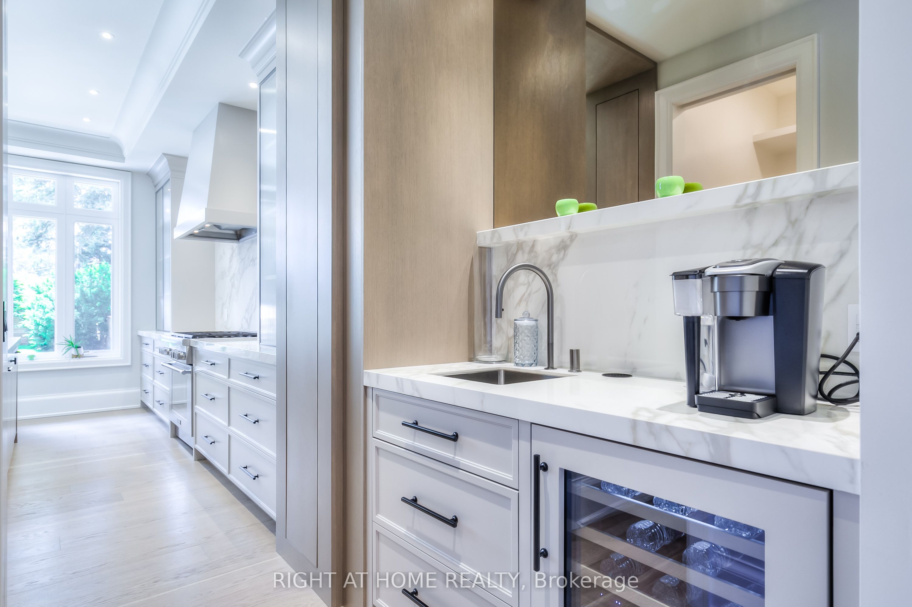 124 Shaver Avenue N Property Photo 4