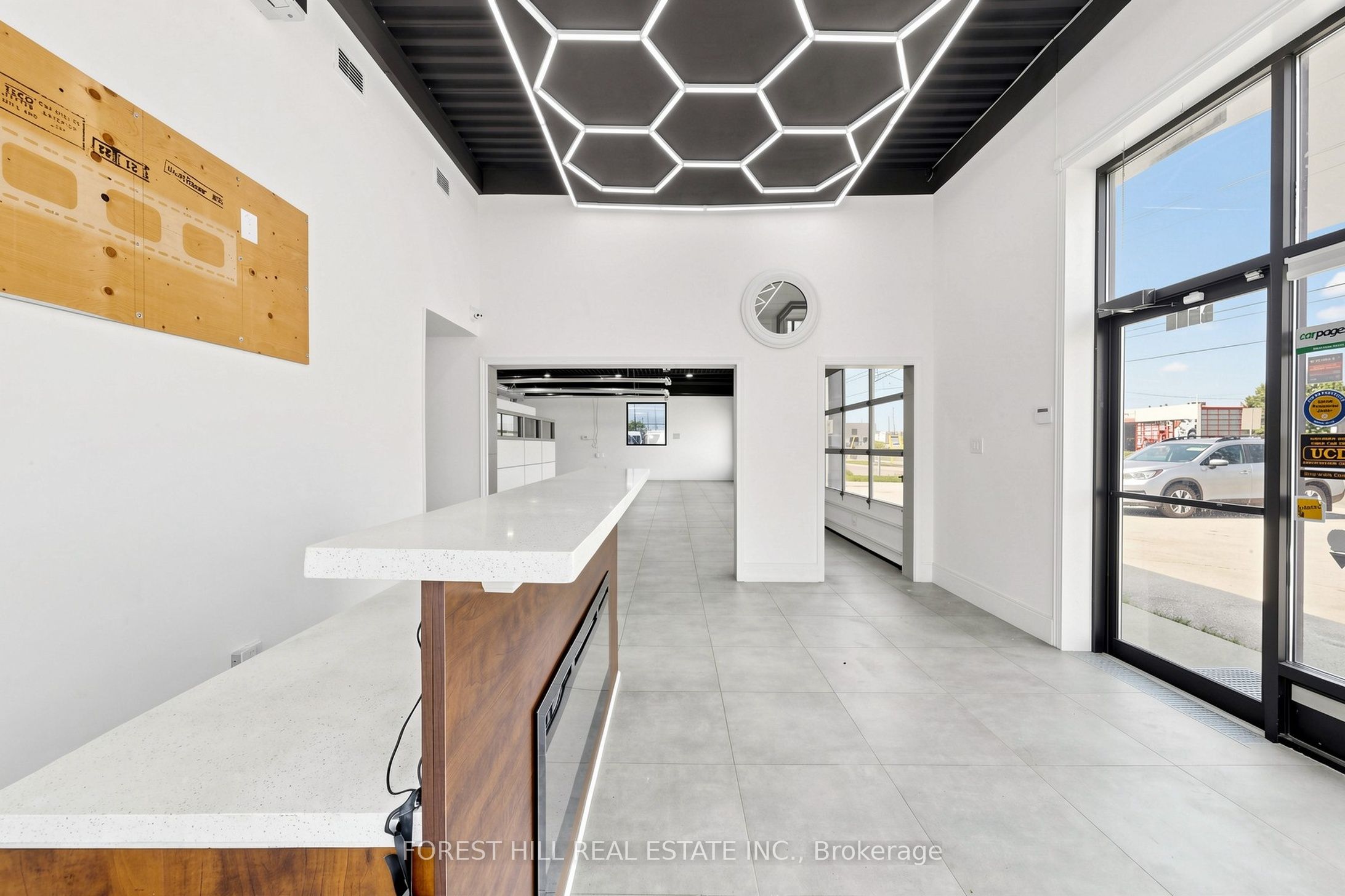 1502 Speers Road Property Photo 4
