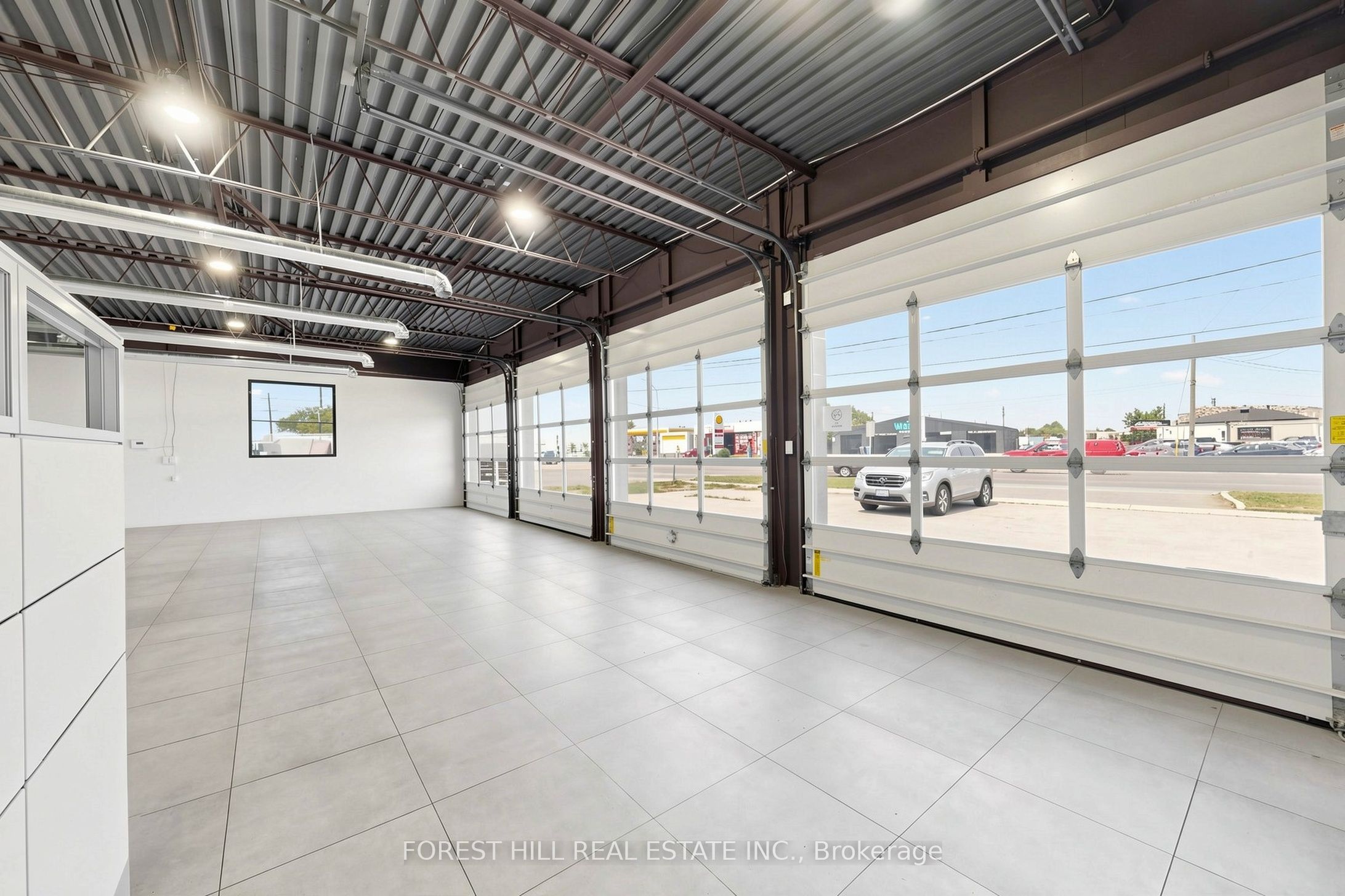 1502 Speers Road Property Photo 7