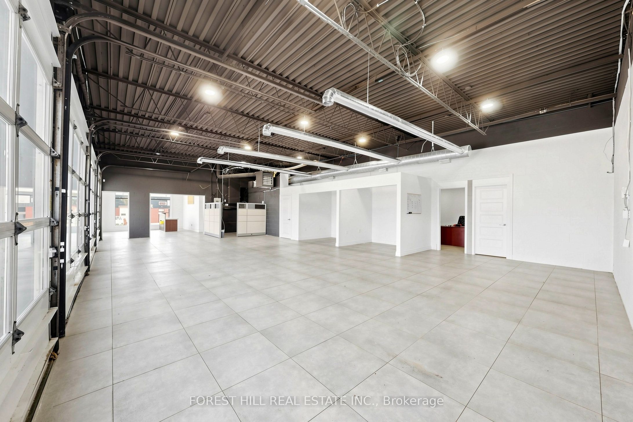 1502 Speers Road Property Photo 9
