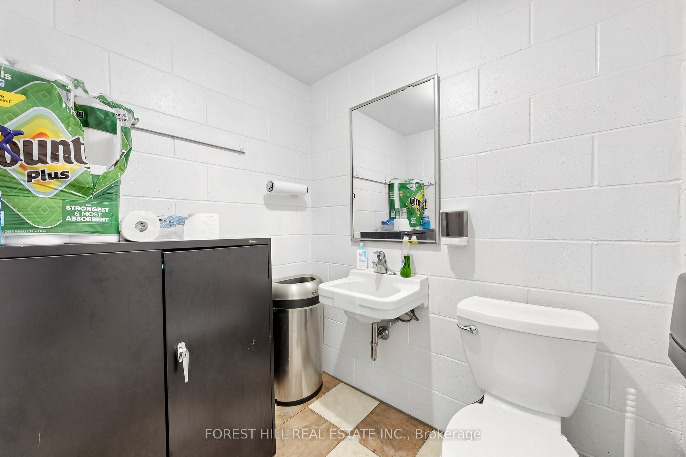 1502 Speers Road Property Photo 18