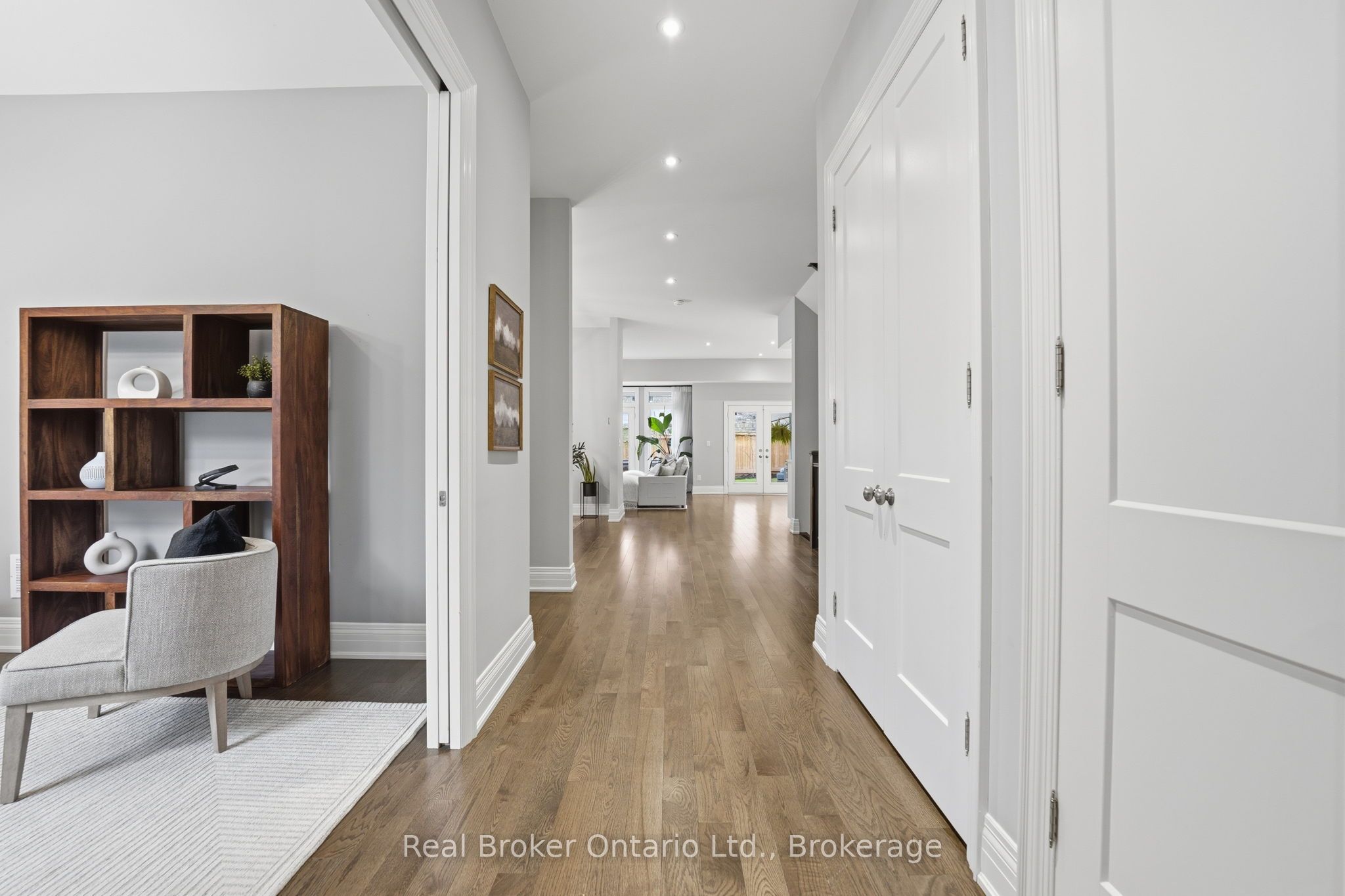 2541 Kate Common Property Photo 3