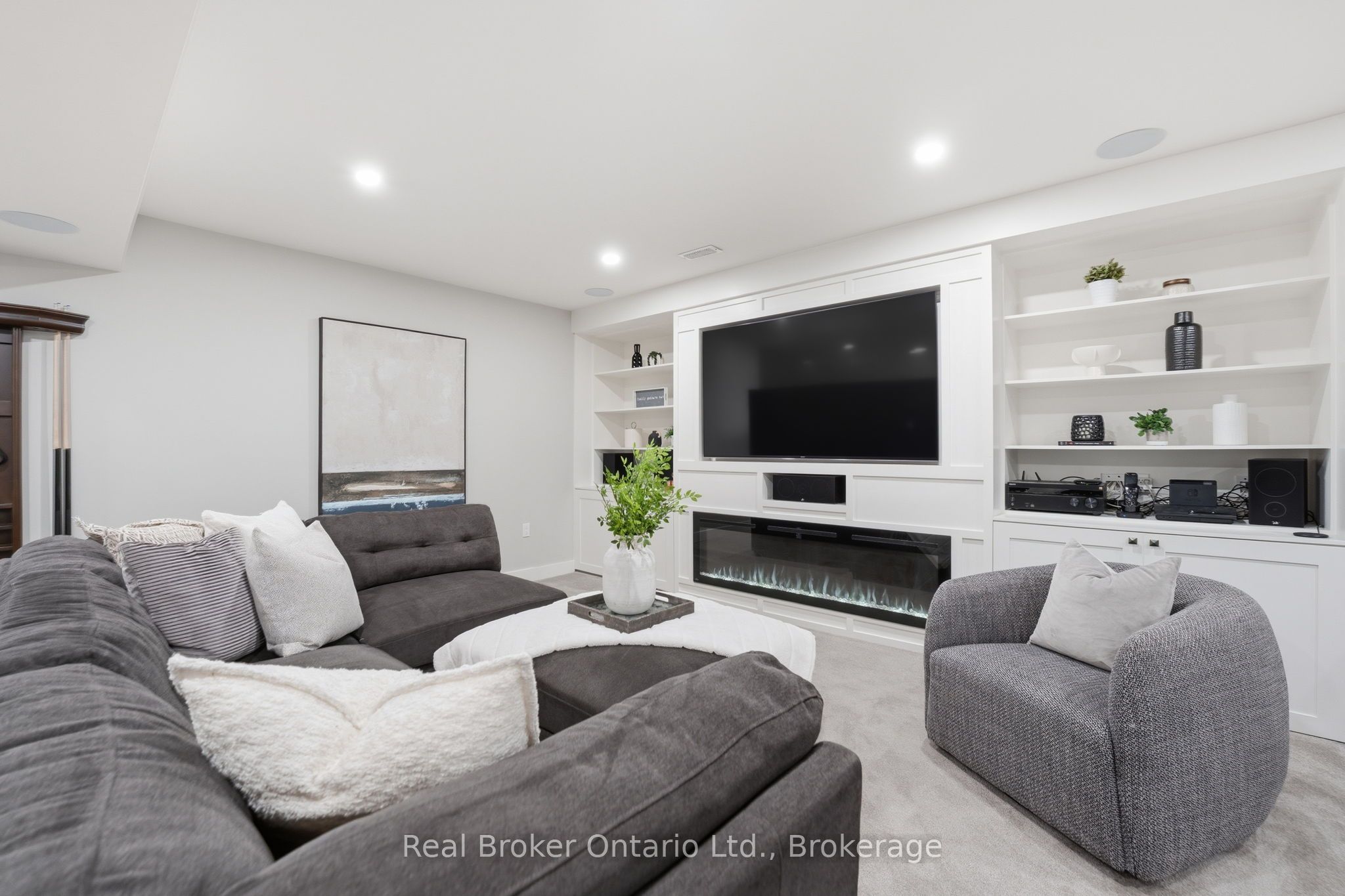 2541 Kate Common Property Photo 37