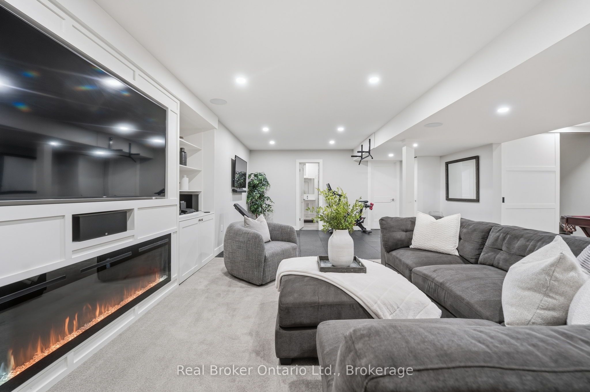 2541 Kate Common Property Photo 38