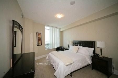 330 Burnhamthorpe Road W 3207 Property Photo 14