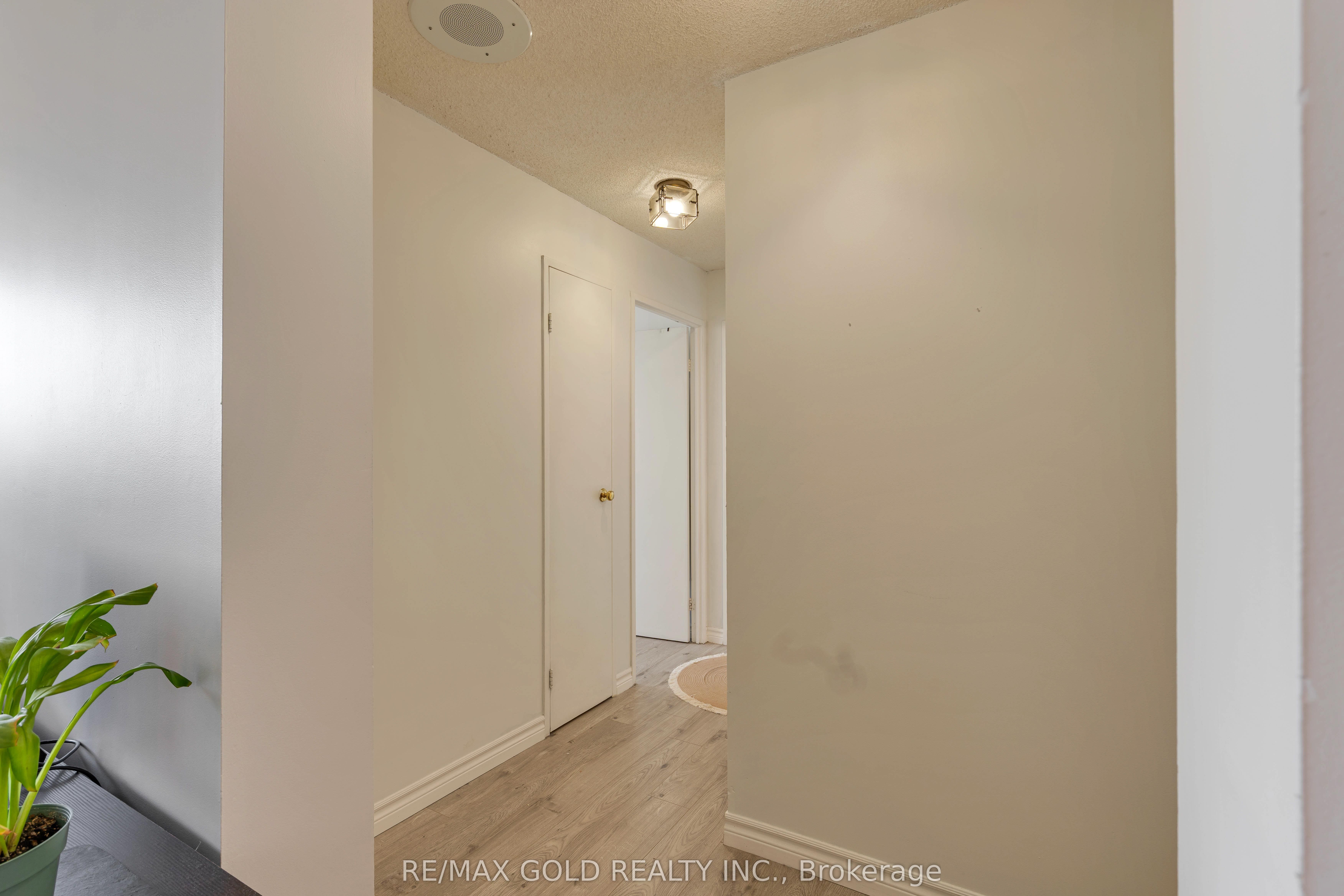 3700 Kaneff Crescent 2101 Property Photo 23