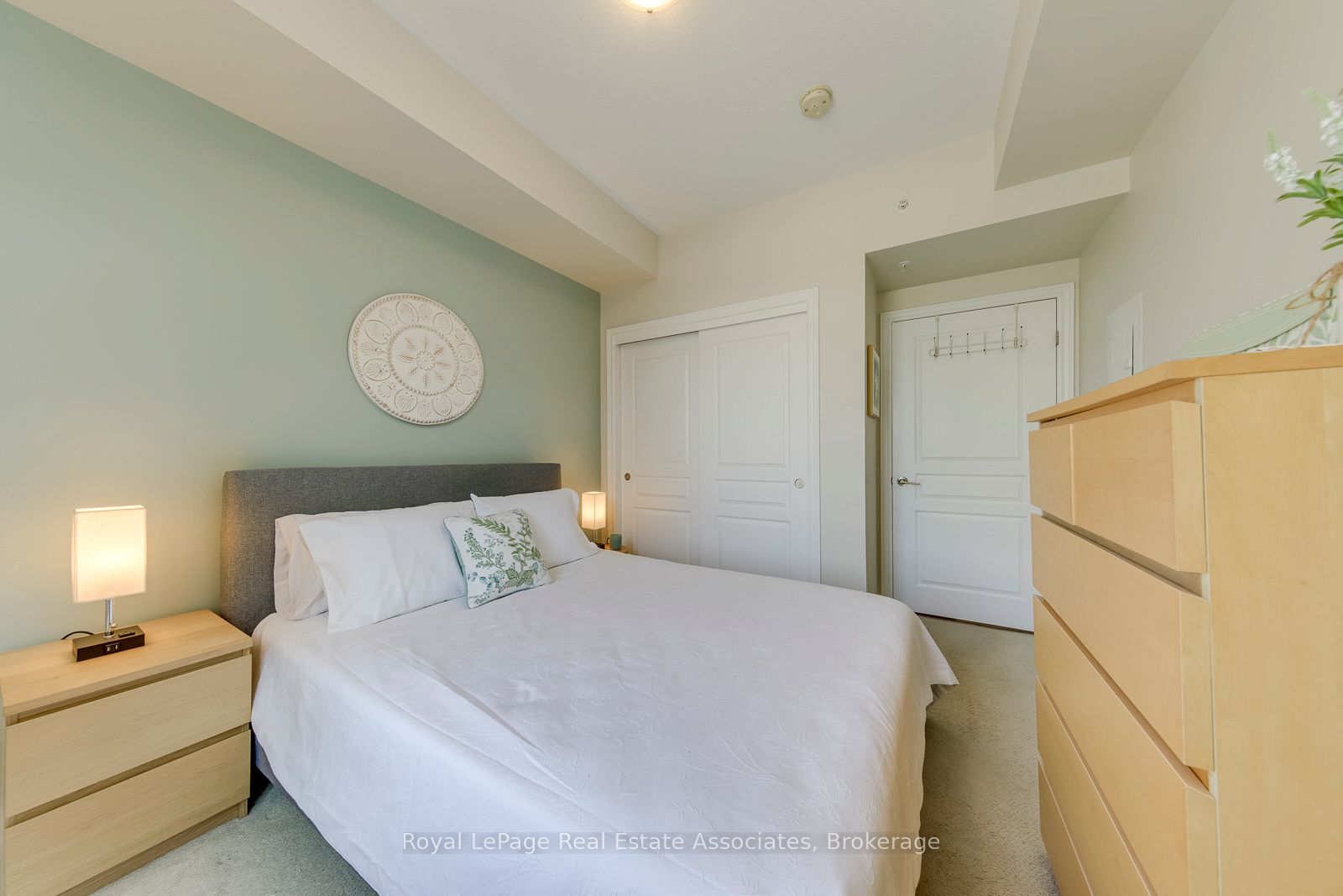 457 Plains Road E 324 Property Photo 11