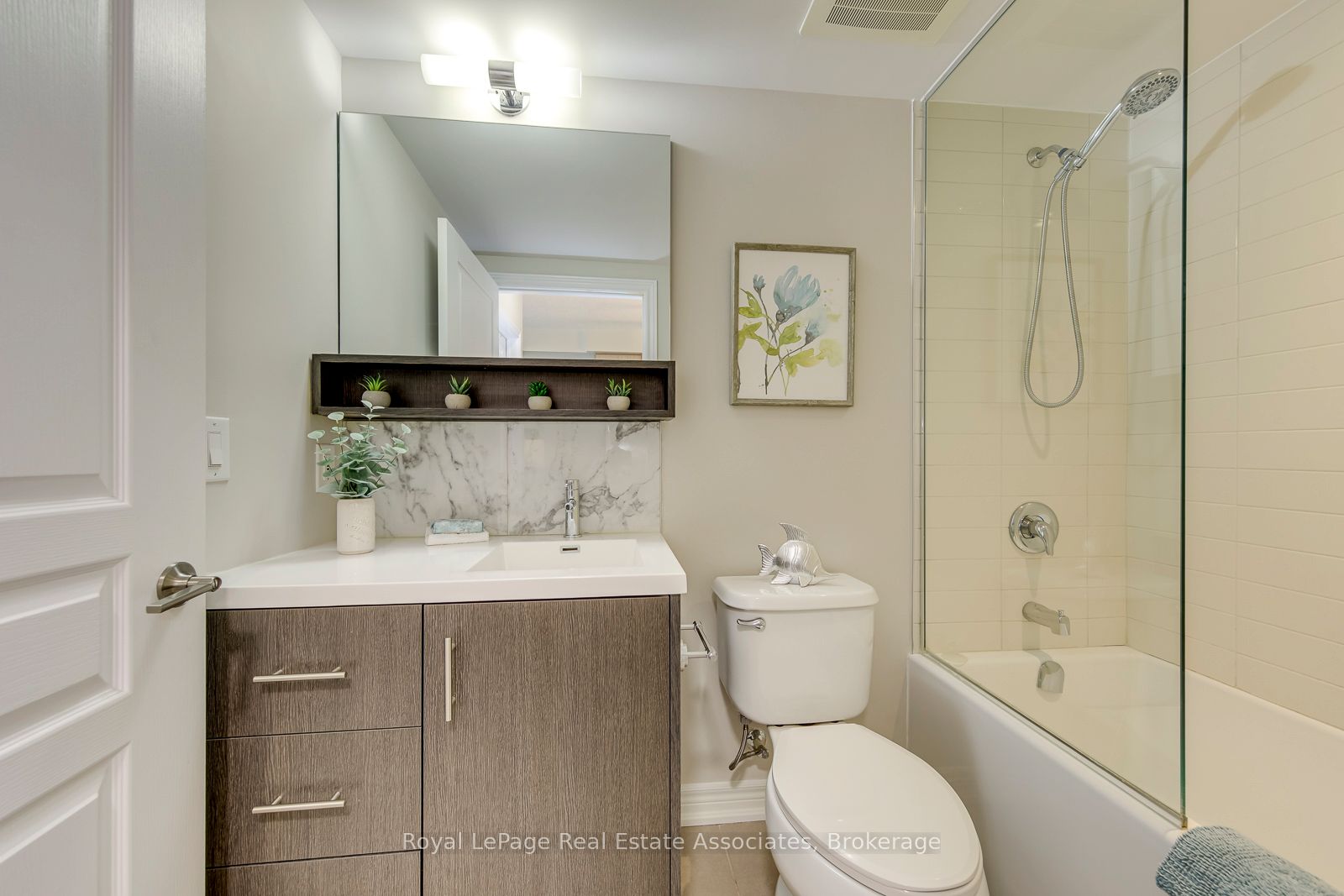 457 Plains Road E 324 Property Photo 12
