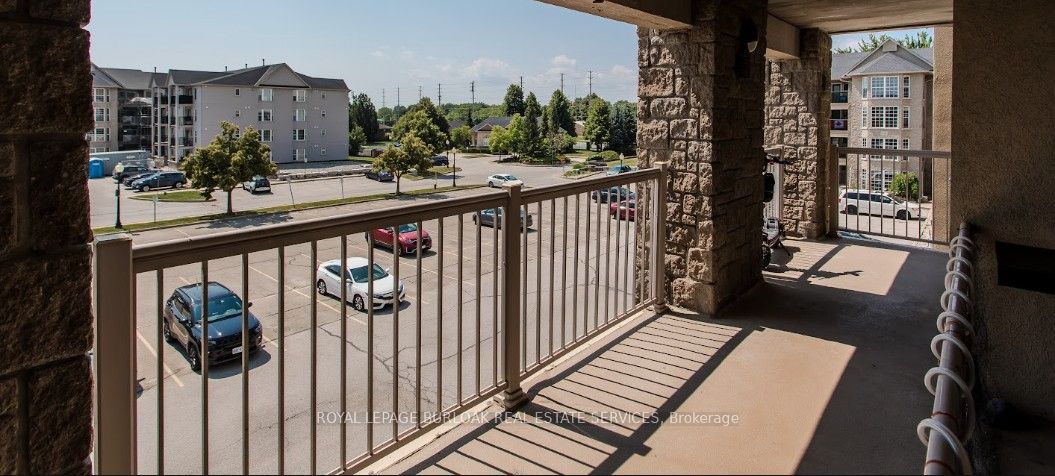 1441 Walker's Line 306 Property Photo 26