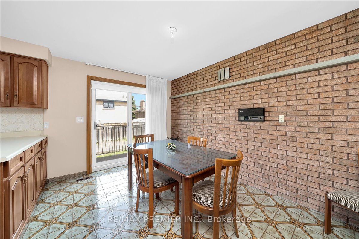 100 Hallsport Crescent Property Photo 13