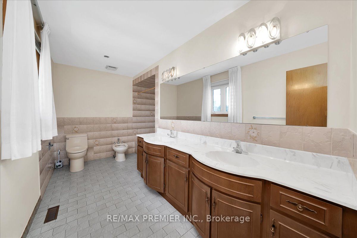 100 Hallsport Crescent Property Photo 25