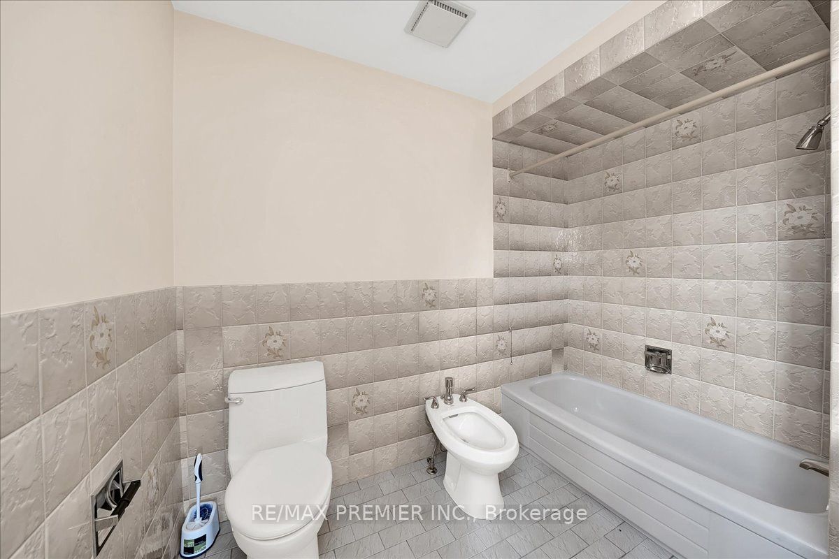 100 Hallsport Crescent Property Photo 26