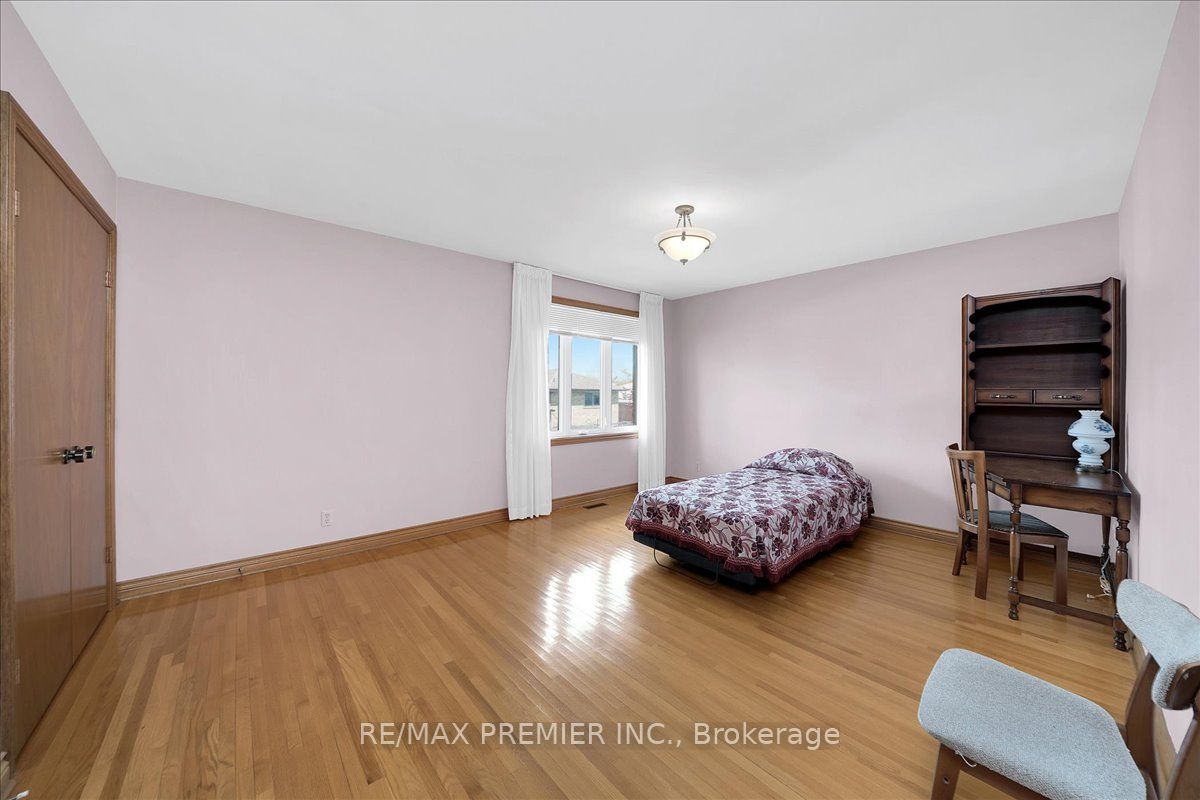 100 Hallsport Crescent Property Photo 29