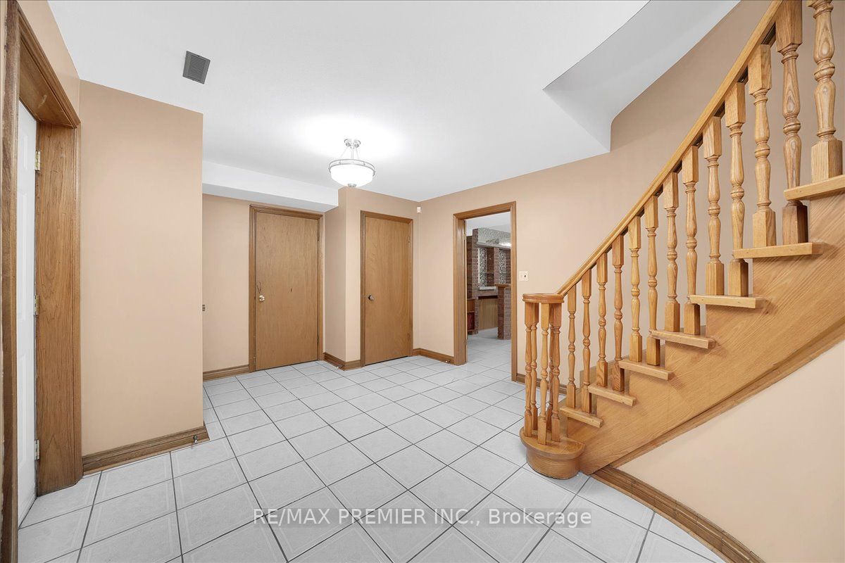 100 Hallsport Crescent Property Photo 33