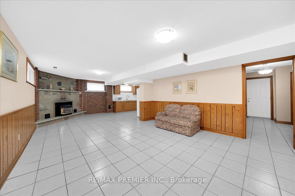 100 Hallsport Crescent Property Photo 40