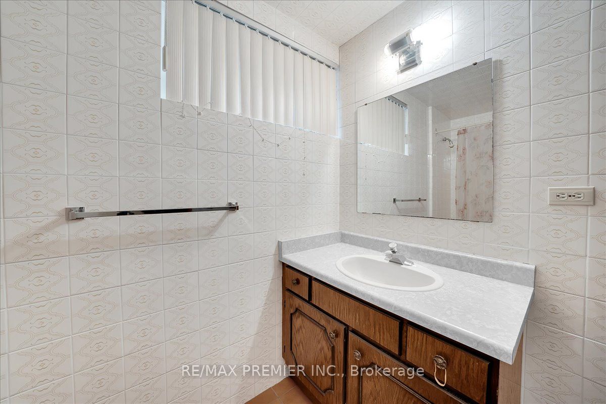 100 Hallsport Crescent Property Photo 45