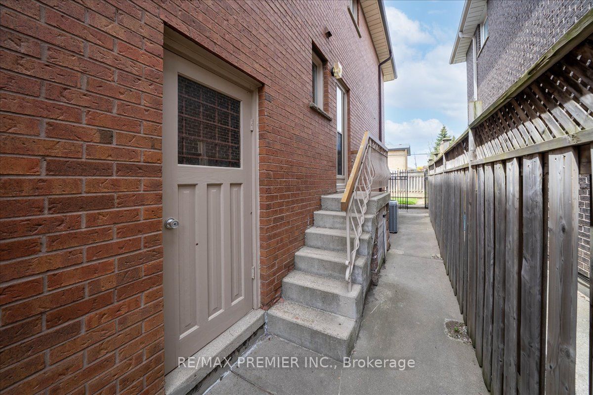 100 Hallsport Crescent Property Photo 50