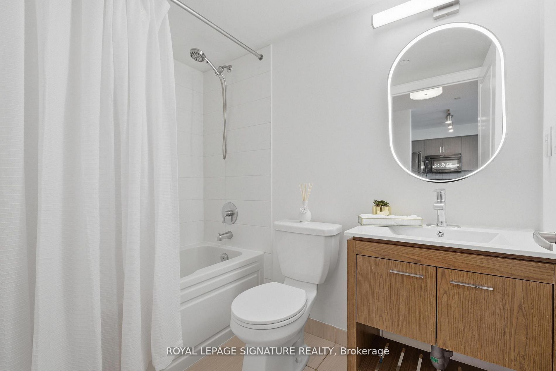 80 Esther Lorrie Drive 1116 Property Photo 14
