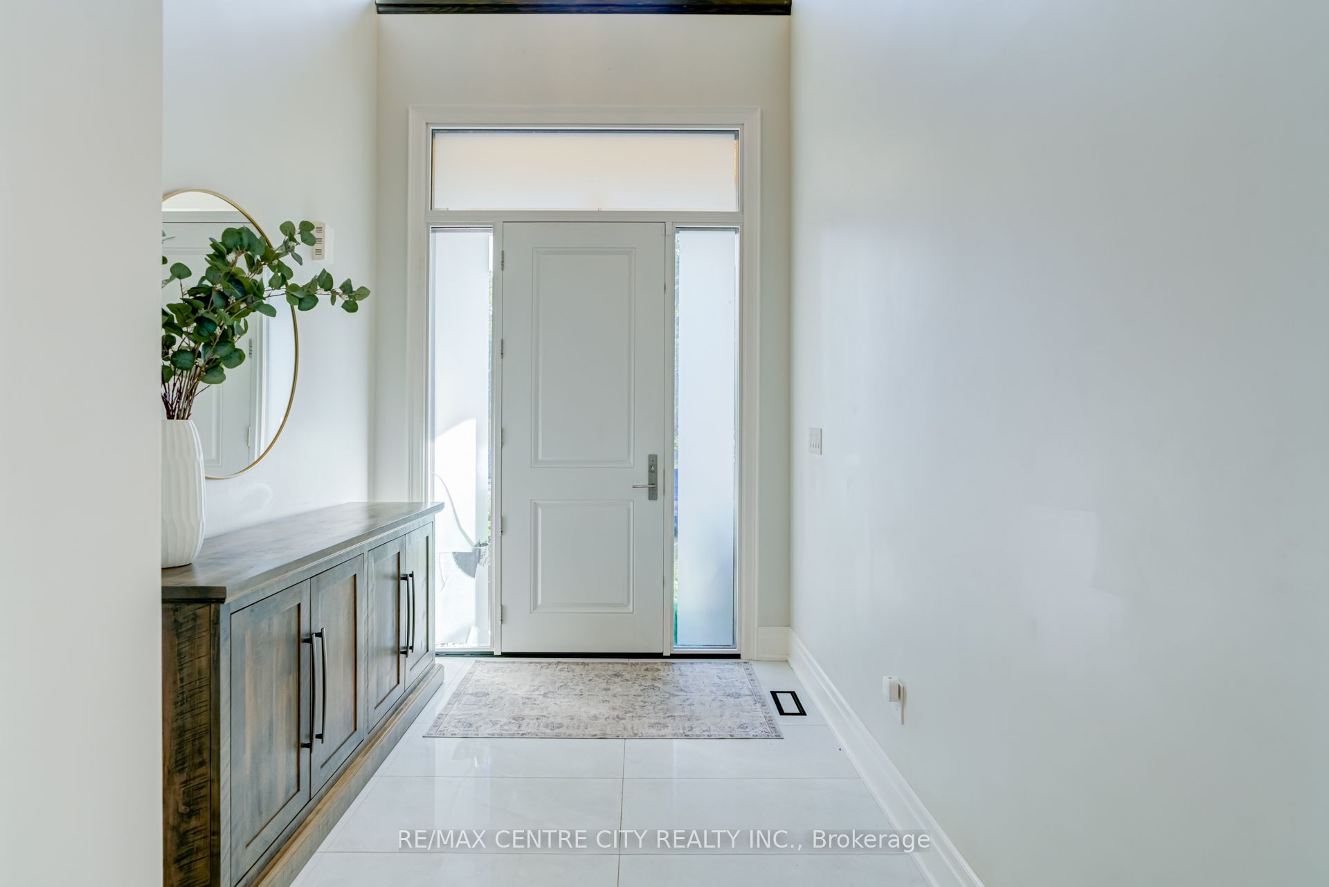 301 Martin Street Property Photo 8