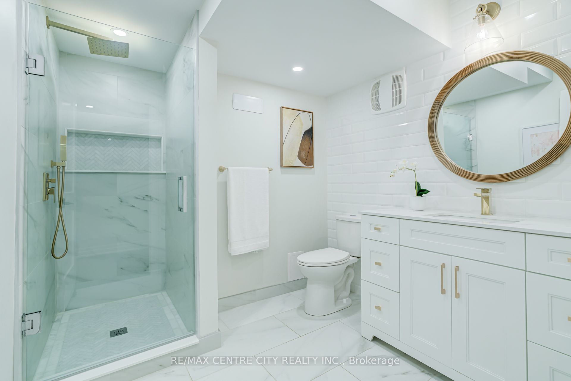 301 Martin Street Property Photo 43
