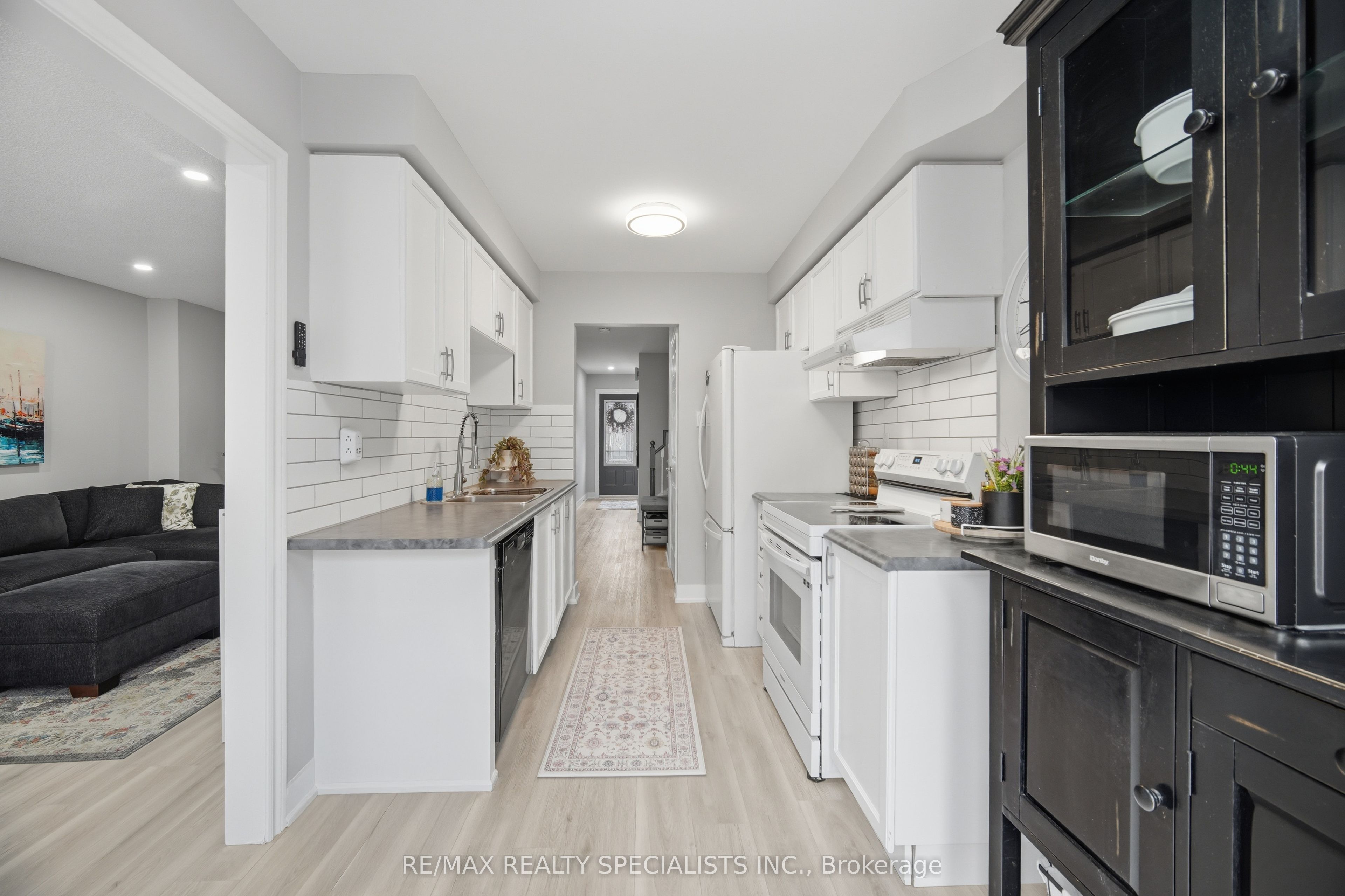69 Wood Circle Property Photo 2