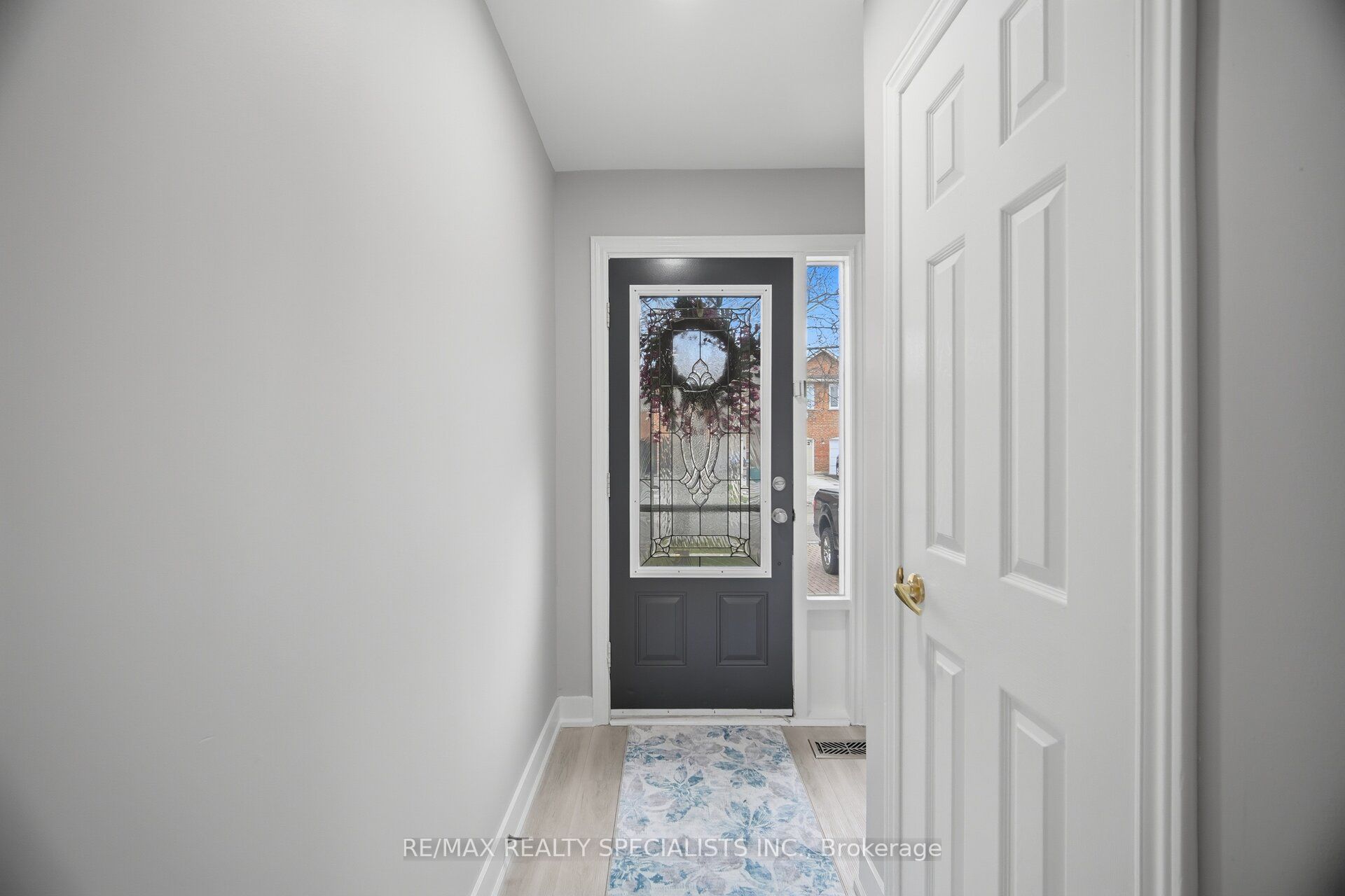 69 Wood Circle Property Photo 6