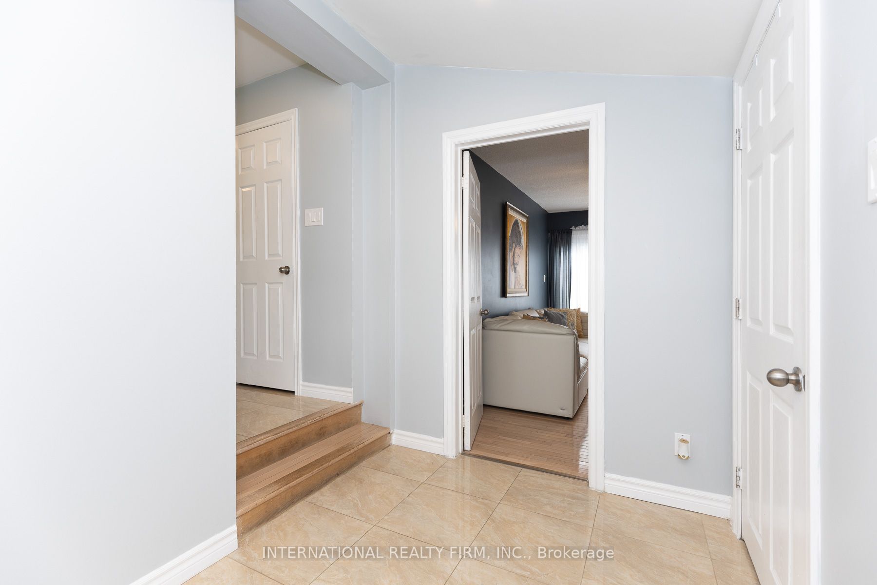2528 Truscott Drive Property Photo 3