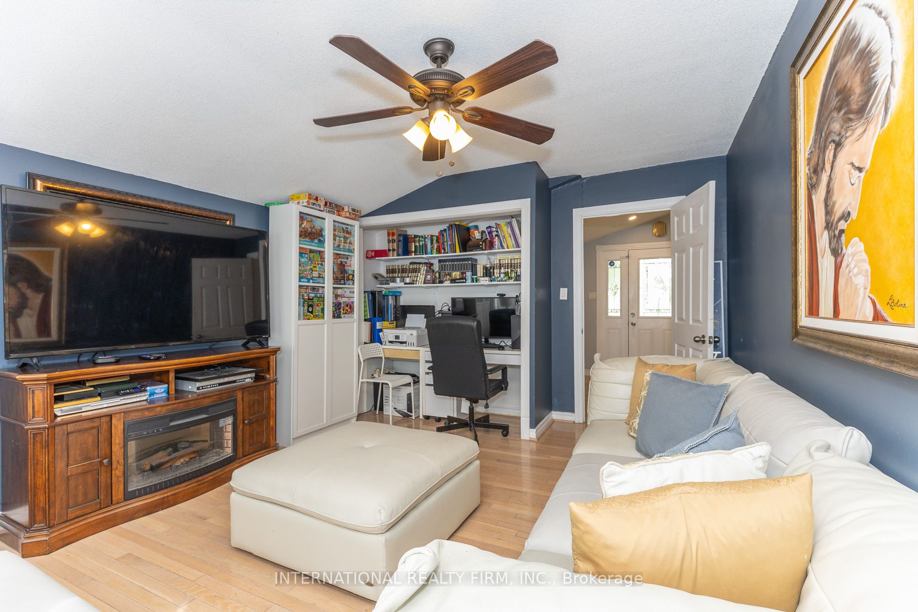 2528 Truscott Drive Property Photo 4