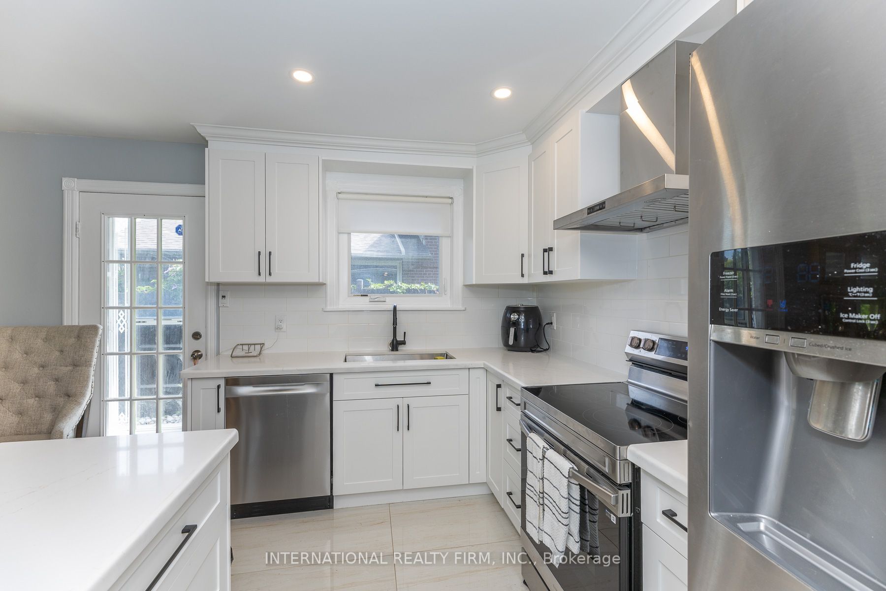 2528 Truscott Drive Property Photo 11