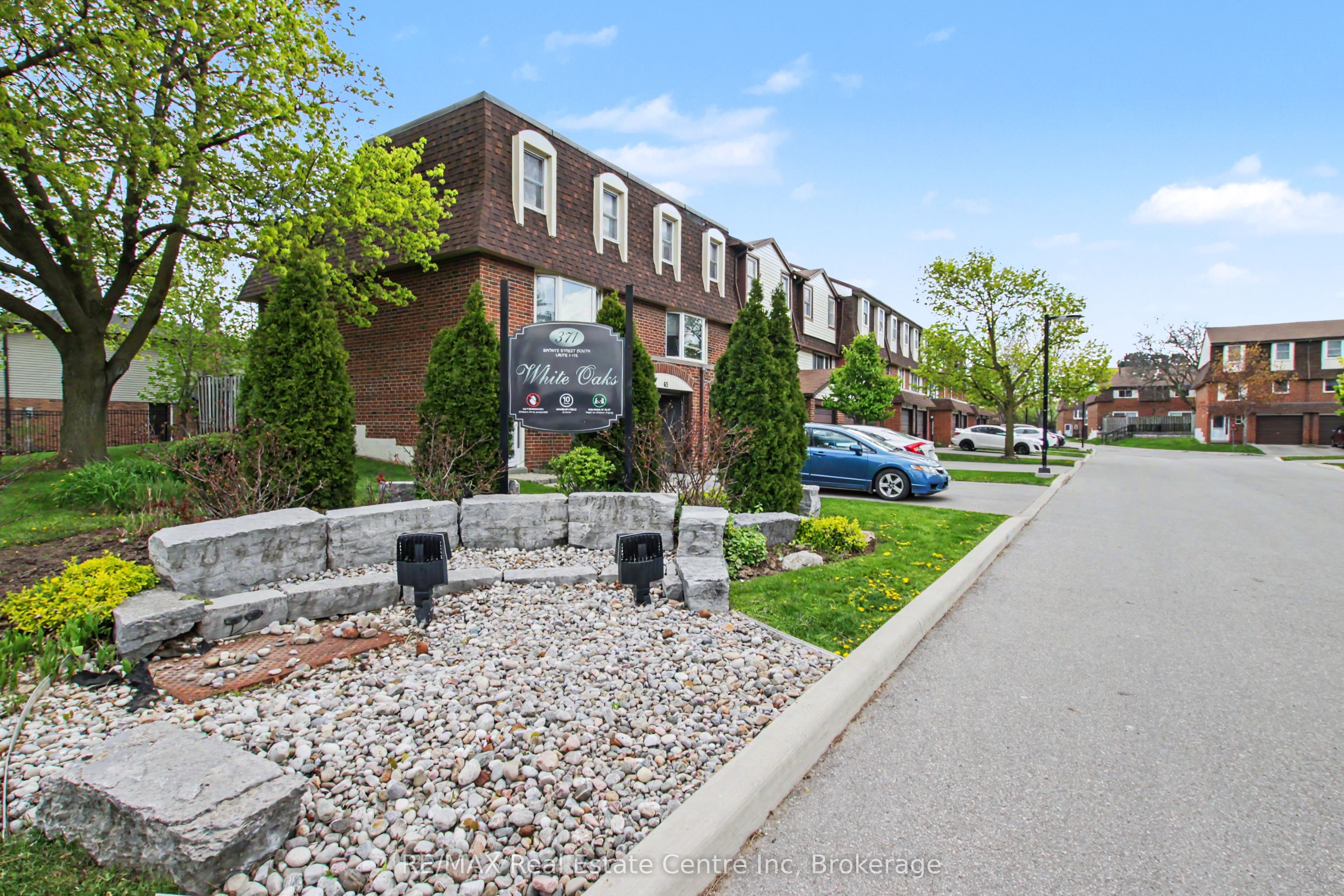 371 Bronte Street S 49 Property Photo 2