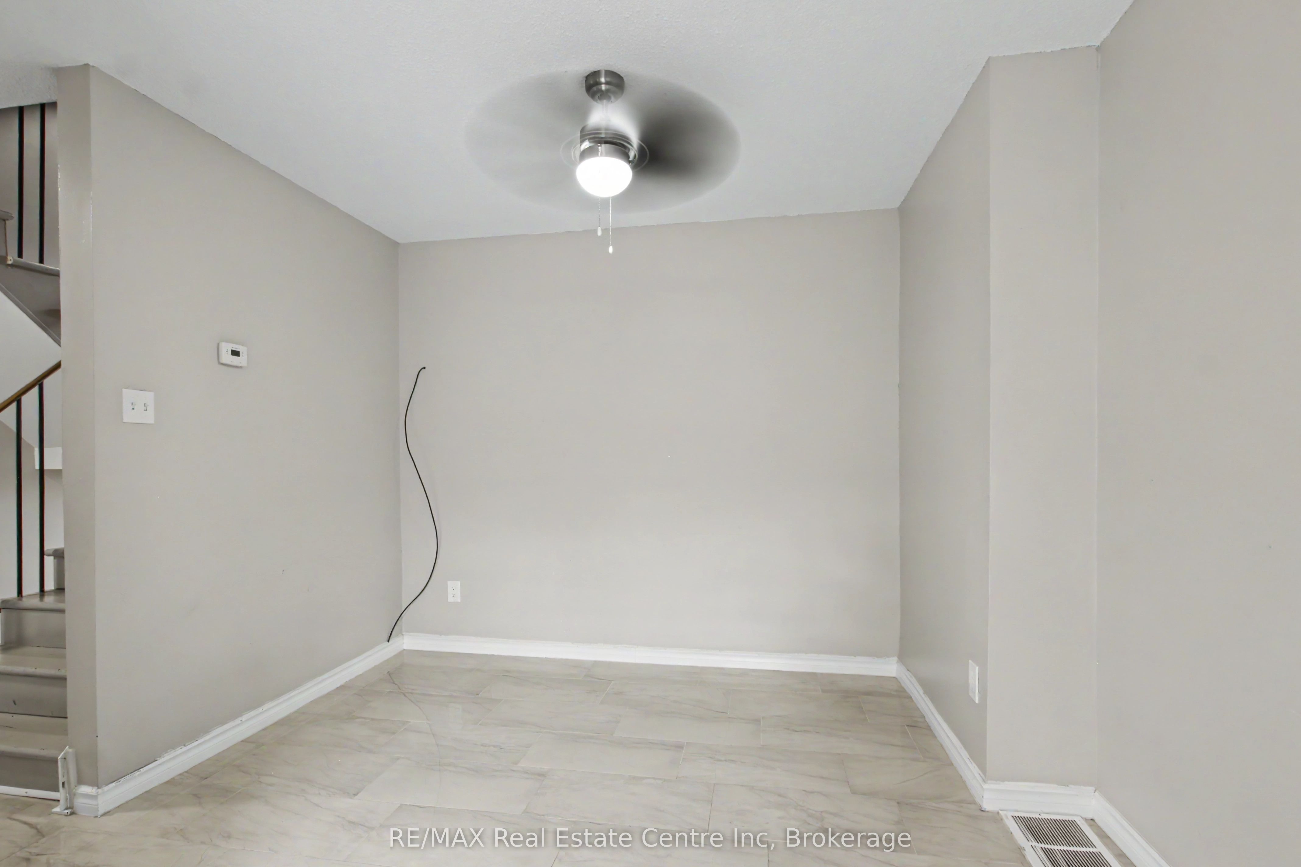 371 Bronte Street S 49 Property Photo 14