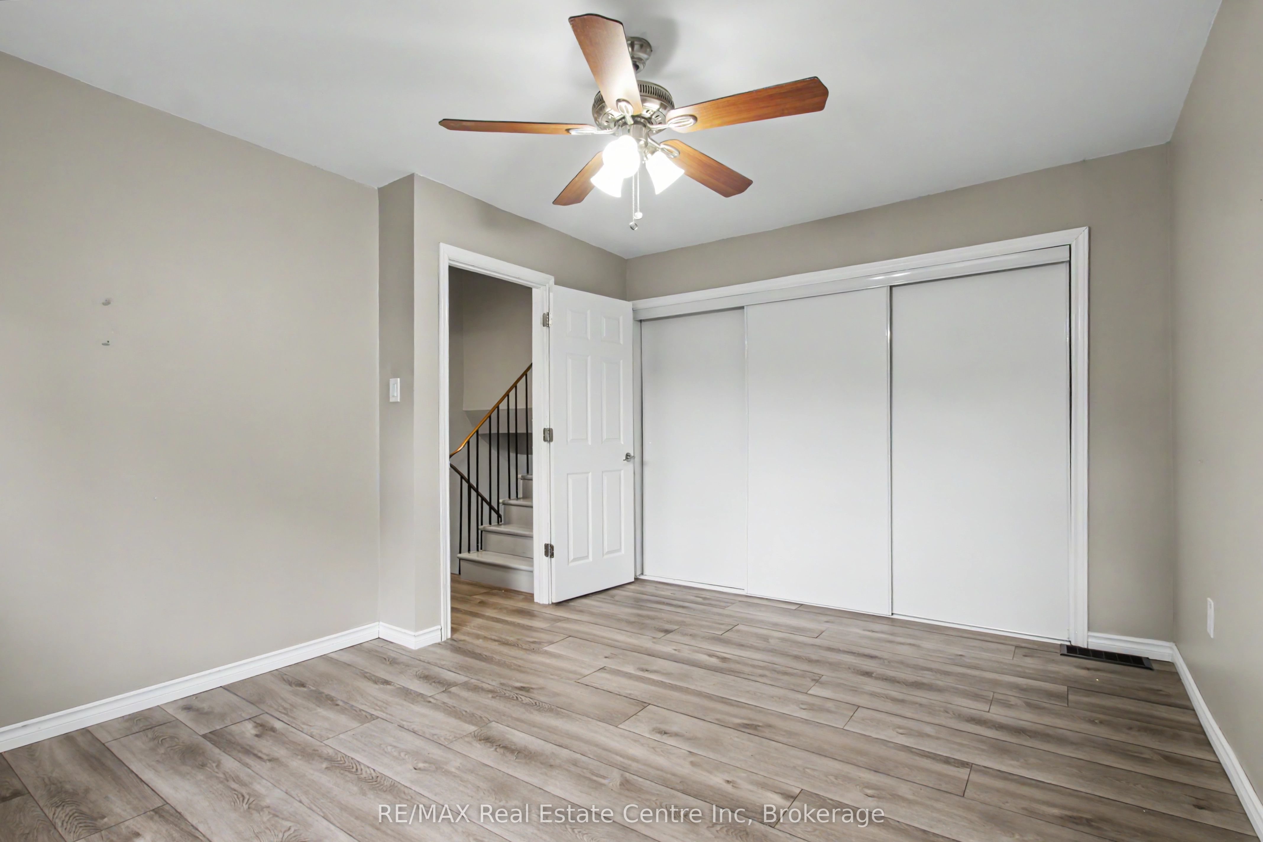 371 Bronte Street S 49 Property Photo 22
