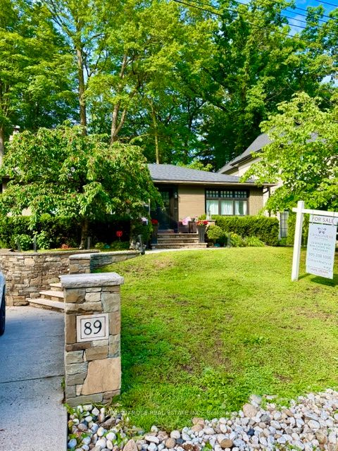 89 Holyrood Avenue Property Photo 3