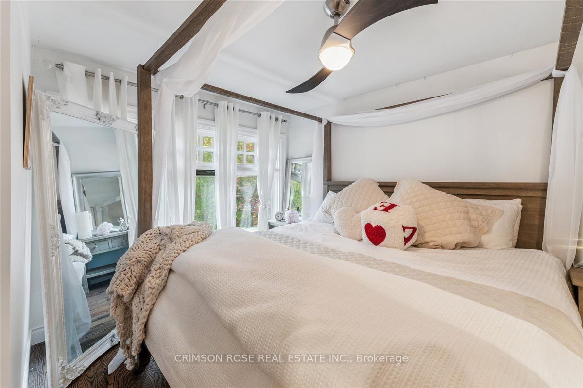 89 Holyrood Avenue Property Photo 14