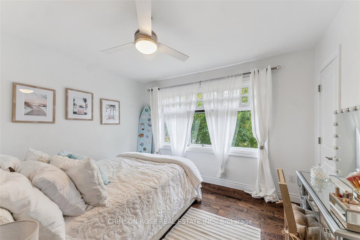 89 Holyrood Avenue Property Photo 18
