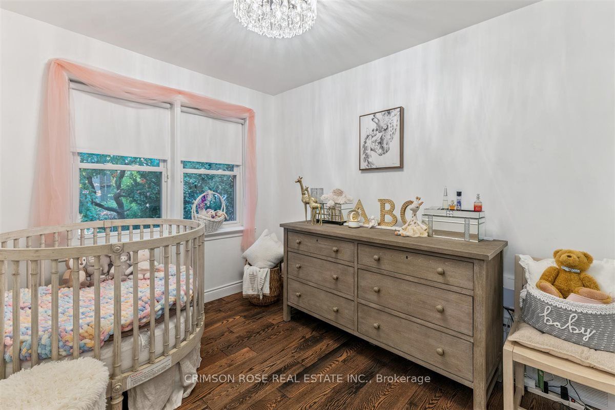 89 Holyrood Avenue Property Photo 20