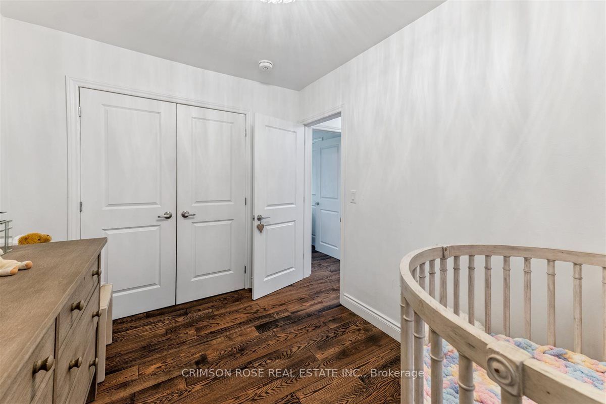 89 Holyrood Avenue Property Photo 21