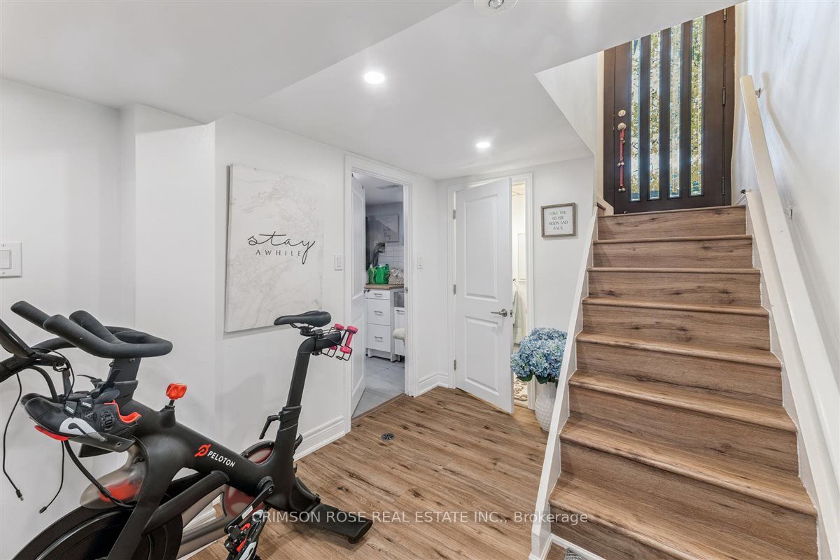 89 Holyrood Avenue Property Photo 23