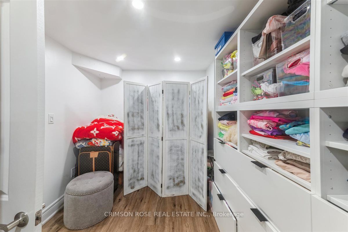89 Holyrood Avenue Property Photo 31