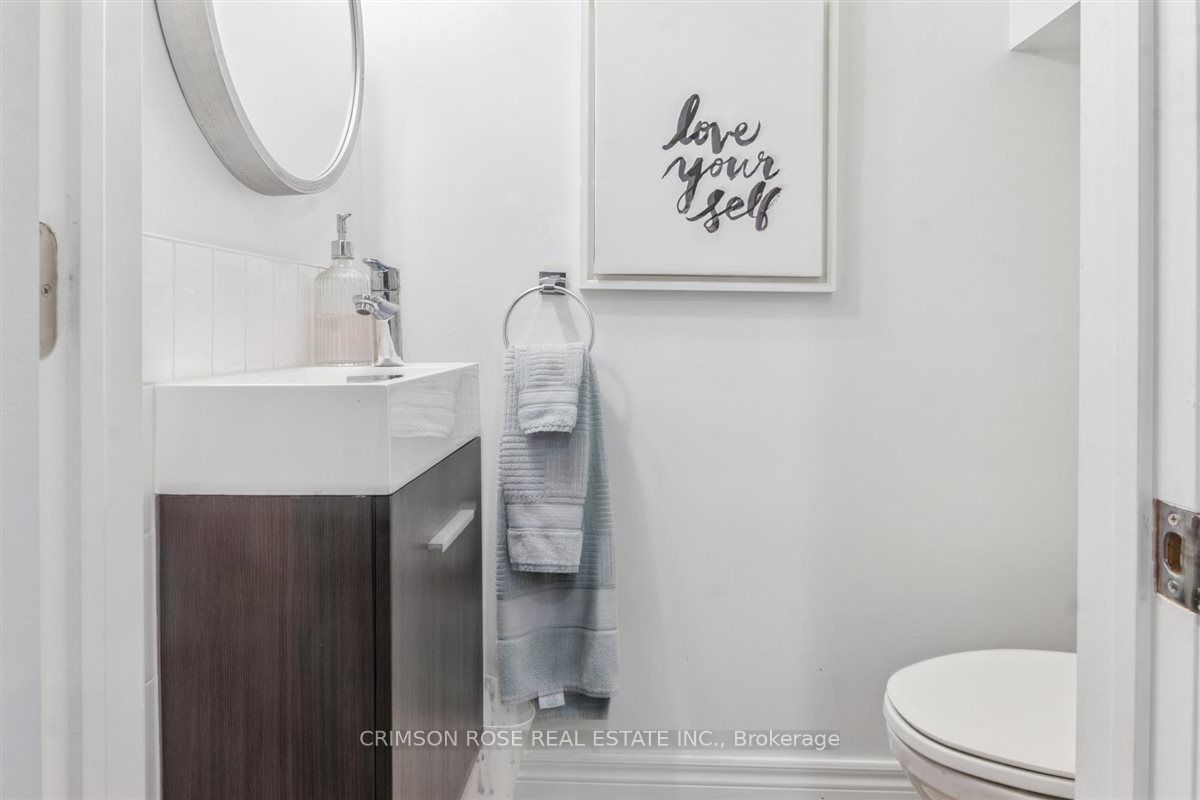 89 Holyrood Avenue Property Photo 32