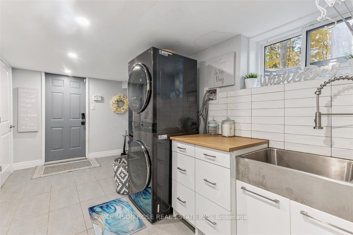 89 Holyrood Avenue Property Photo 33