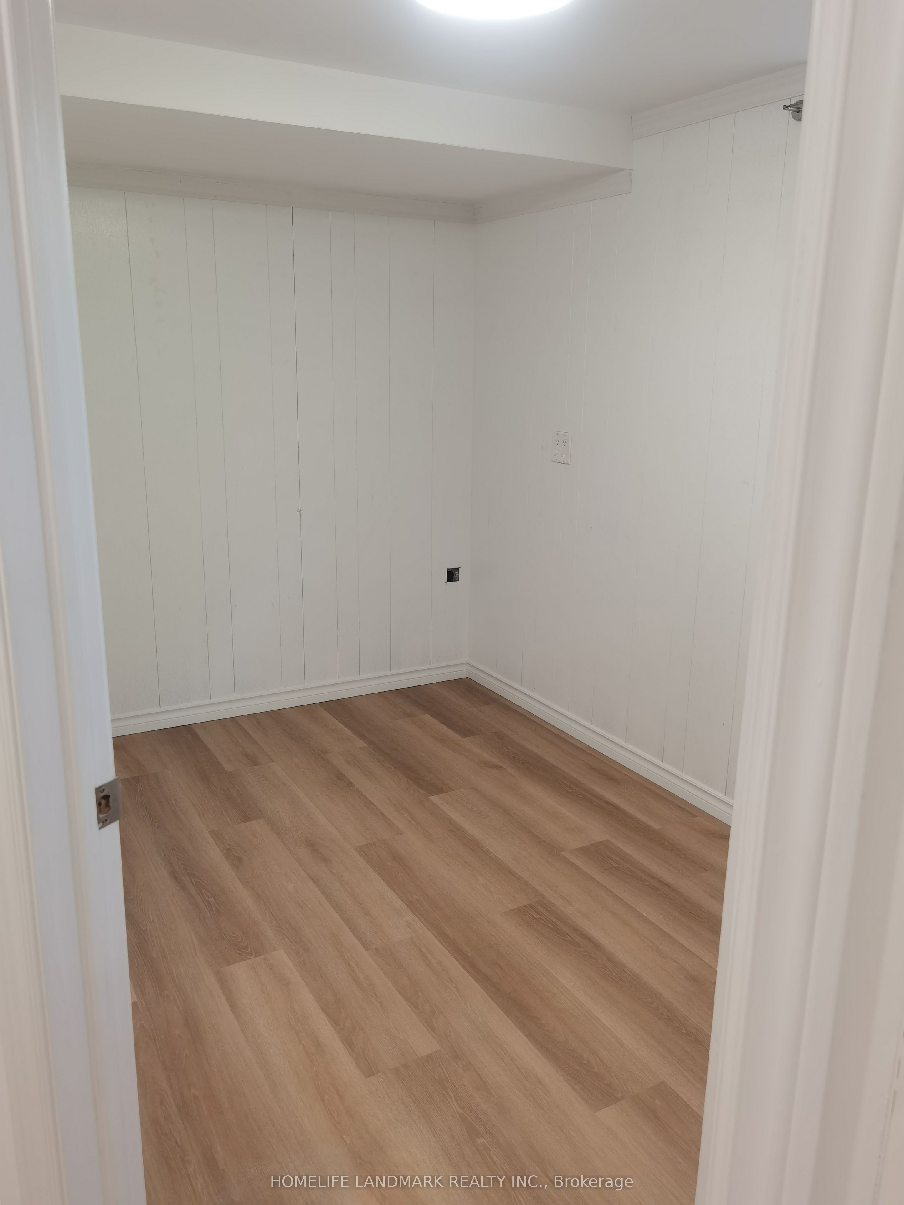 W13516876 Property Photo 7