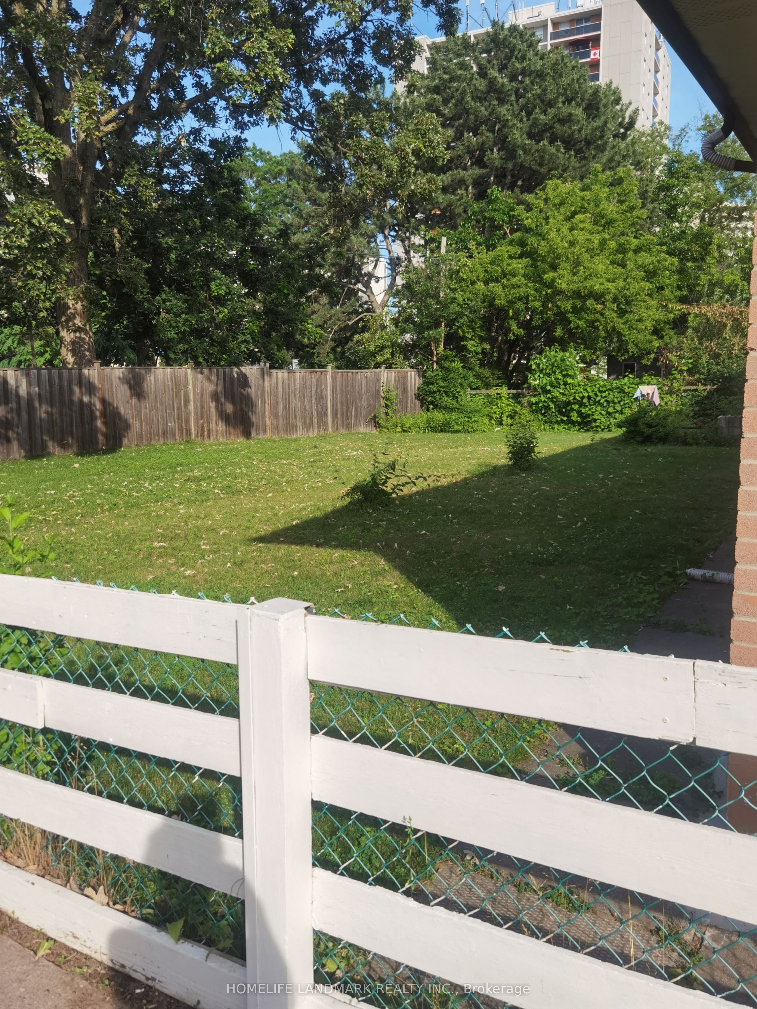 W13516876 Property Photo 11
