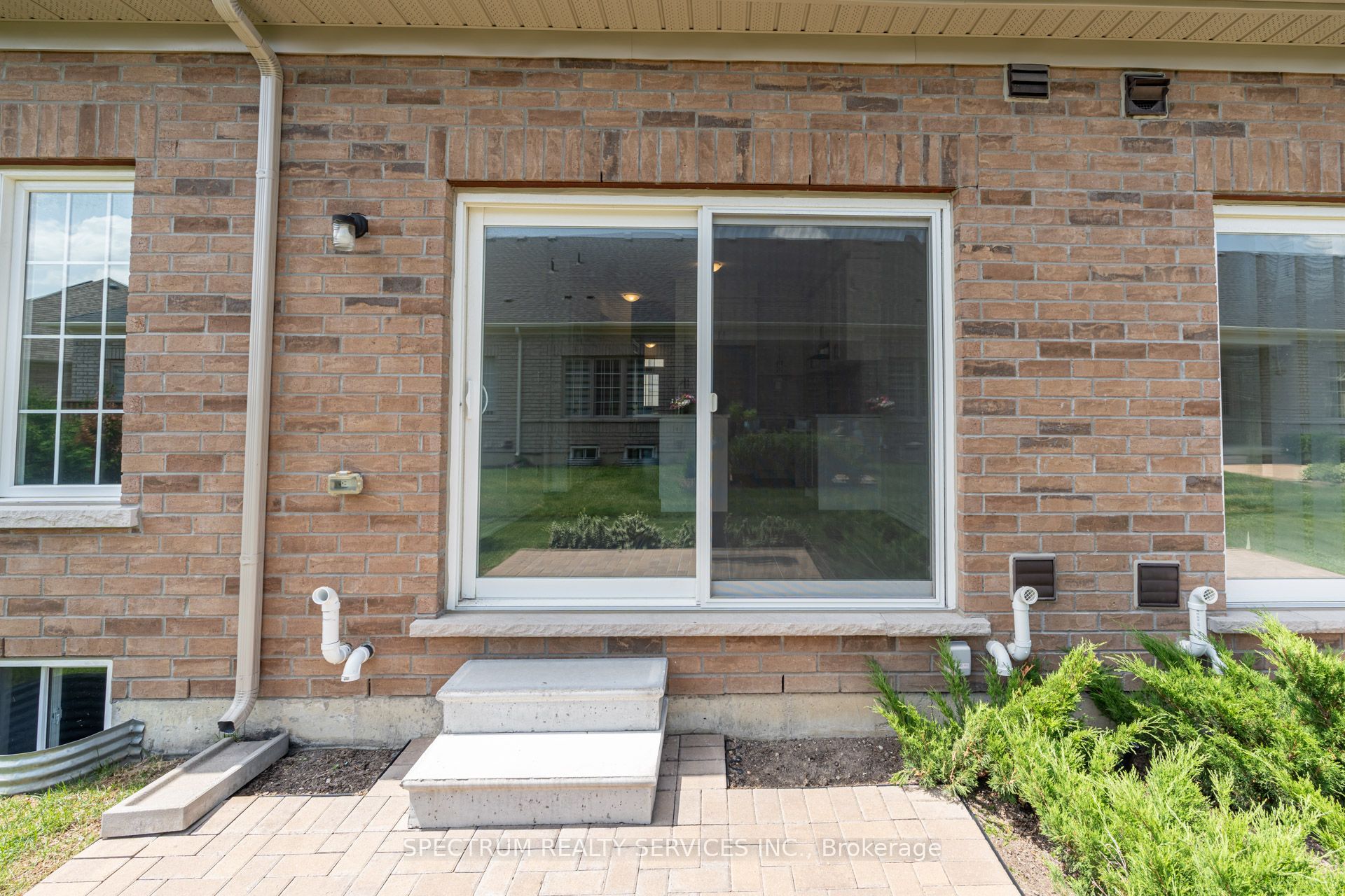 77 Muzzo Drive Property Photo 46