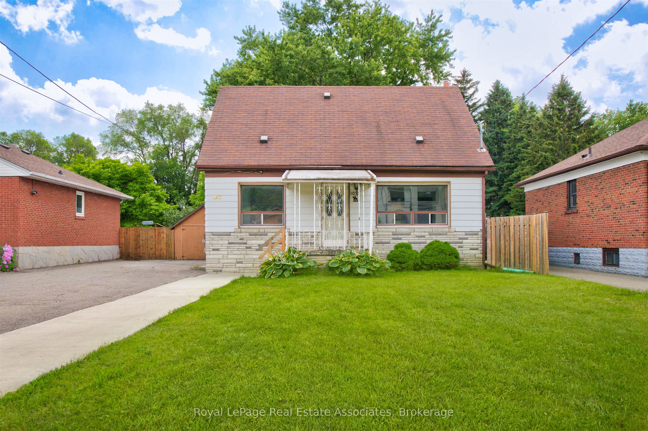 1072 Orchard Road Property Photo 4