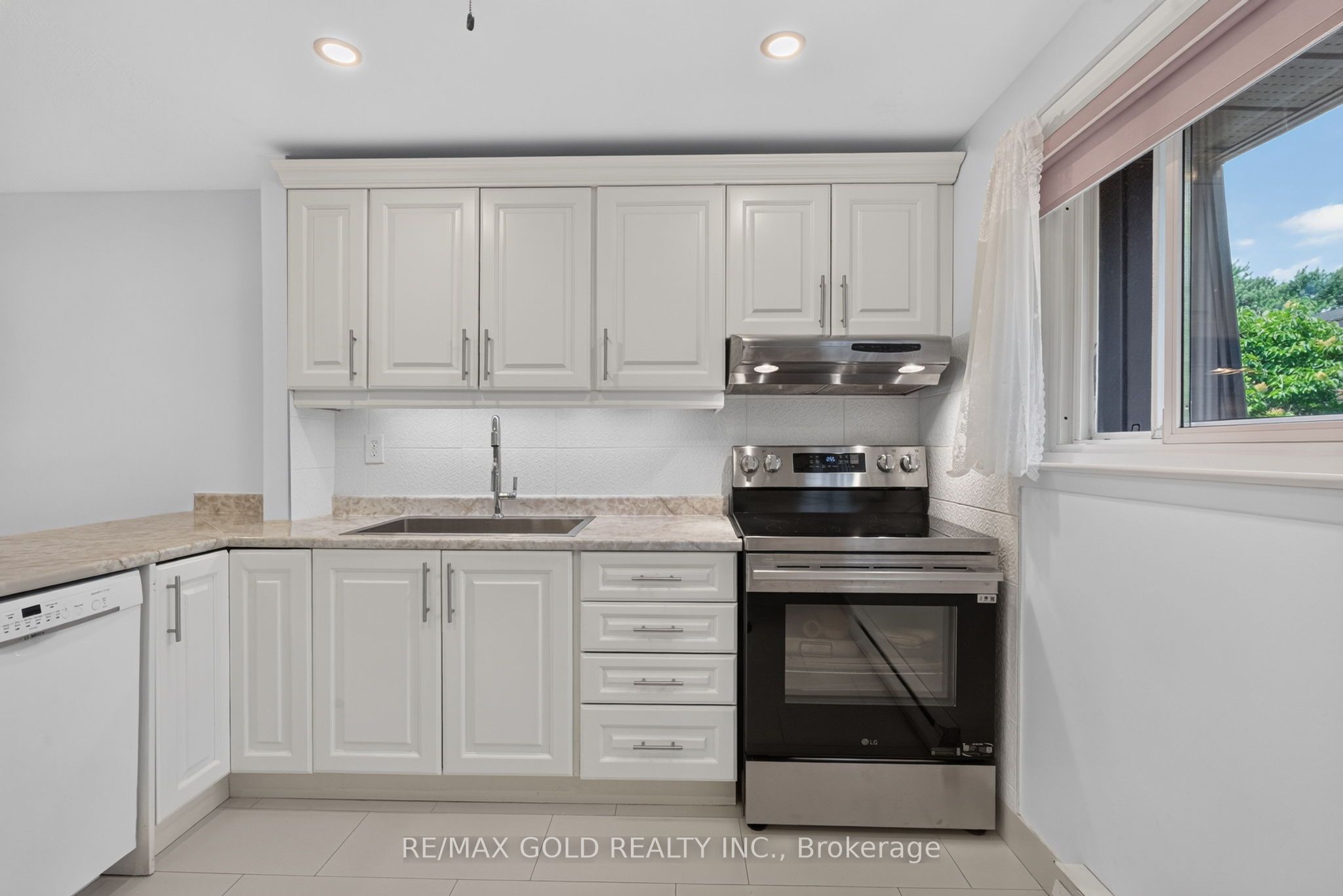 68 Darras Court Property Photo 17