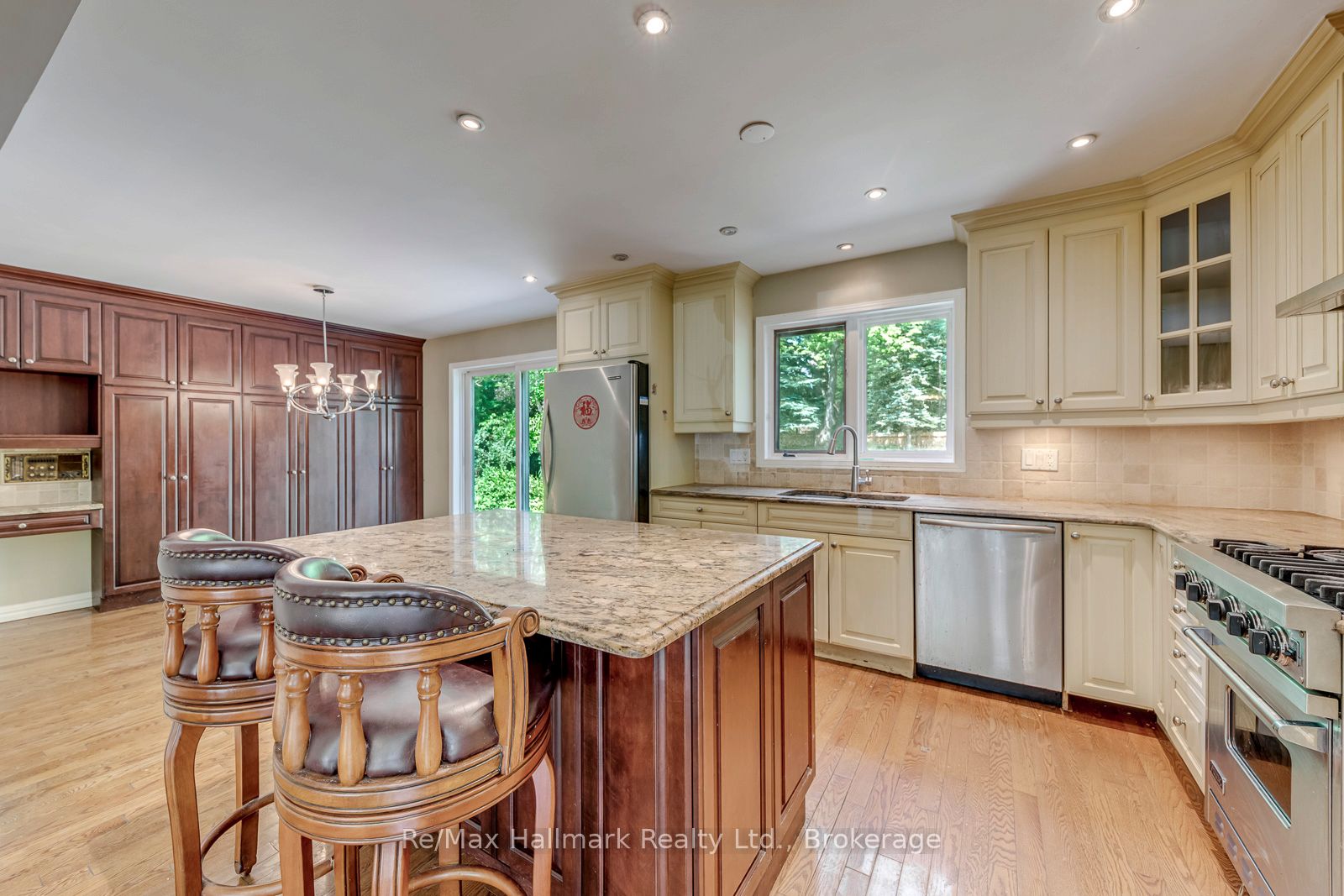 2251 Bennington Gate Property Photo 12
