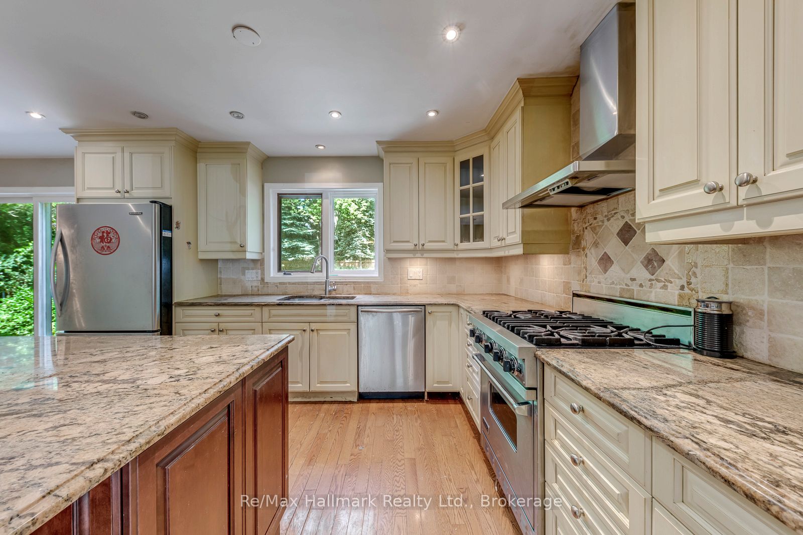 2251 Bennington Gate Property Photo 13