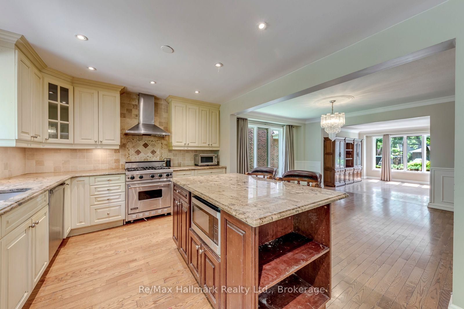 2251 Bennington Gate Property Photo 16