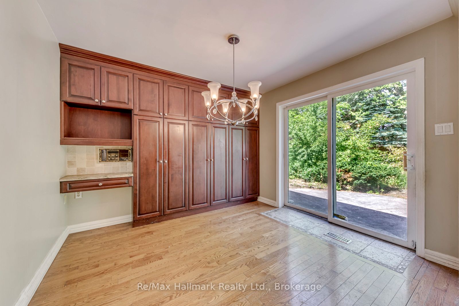 2251 Bennington Gate Property Photo 18
